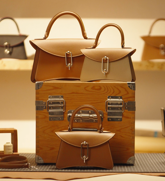 The Art of Choosing a Handbag: A Modern Woman’s Guide to Timeless Elegance